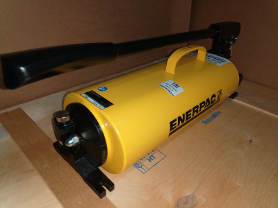 P-801 Ручной гидравлический насос сверхвысокого давления Enerpac 70 МПа